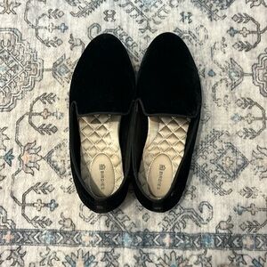 Black birdie loafers